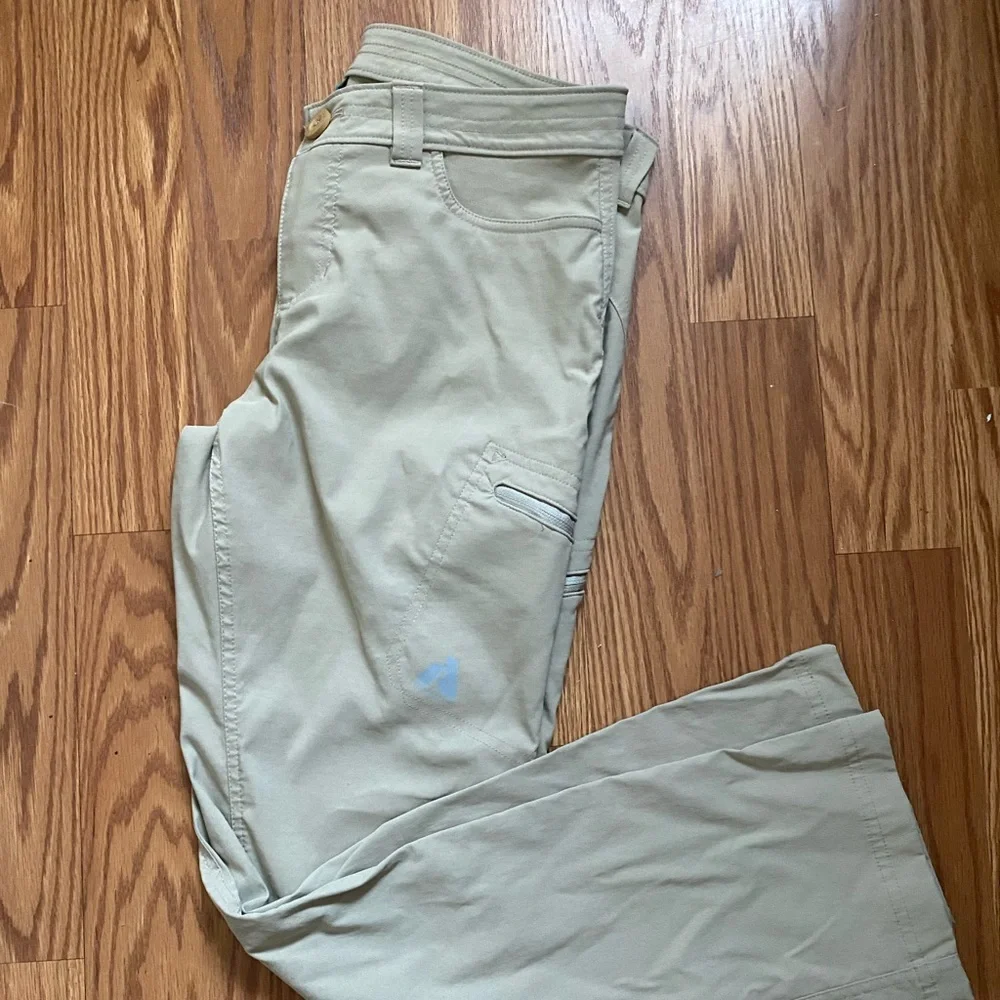 Eddie Bower - womans khaki pants - size 6 - Picture 3 of 7